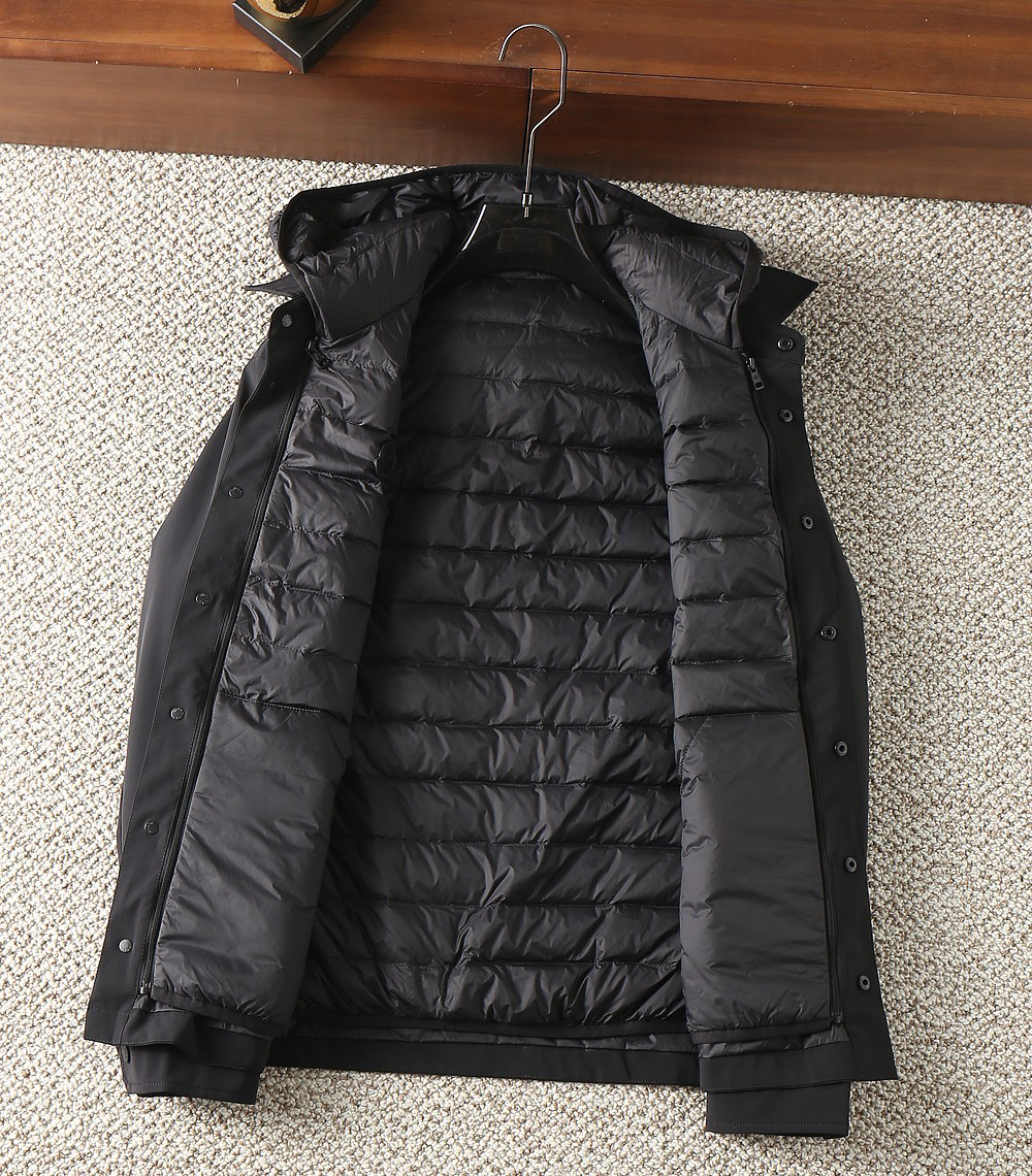 モンクレール「Moncler」秋冬 ダウンジャケット