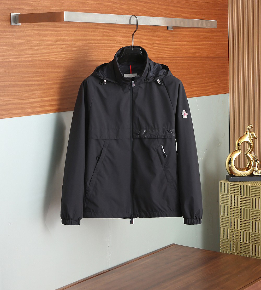 モンクレール「Moncler」秋のフード付きジャケット
