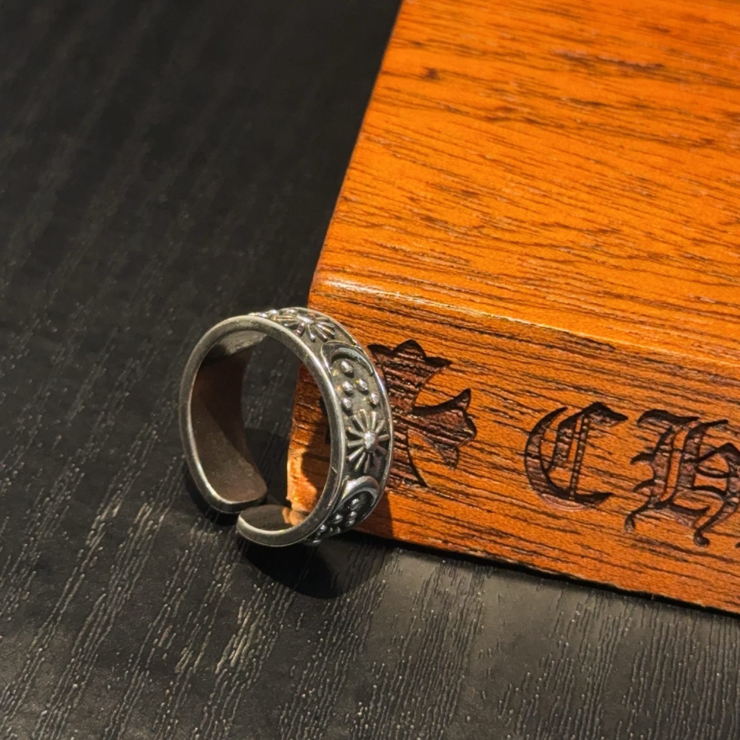 クロムハーツ「Chrome Hearts」クラシックヴィンテージ＆モダンリング - サイズ調整可能