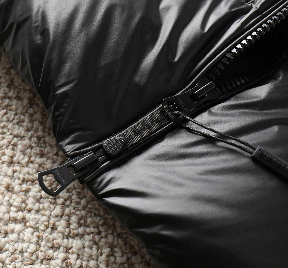 バーバリー「Burberry」秋冬 クイルティッドダウンジャケット