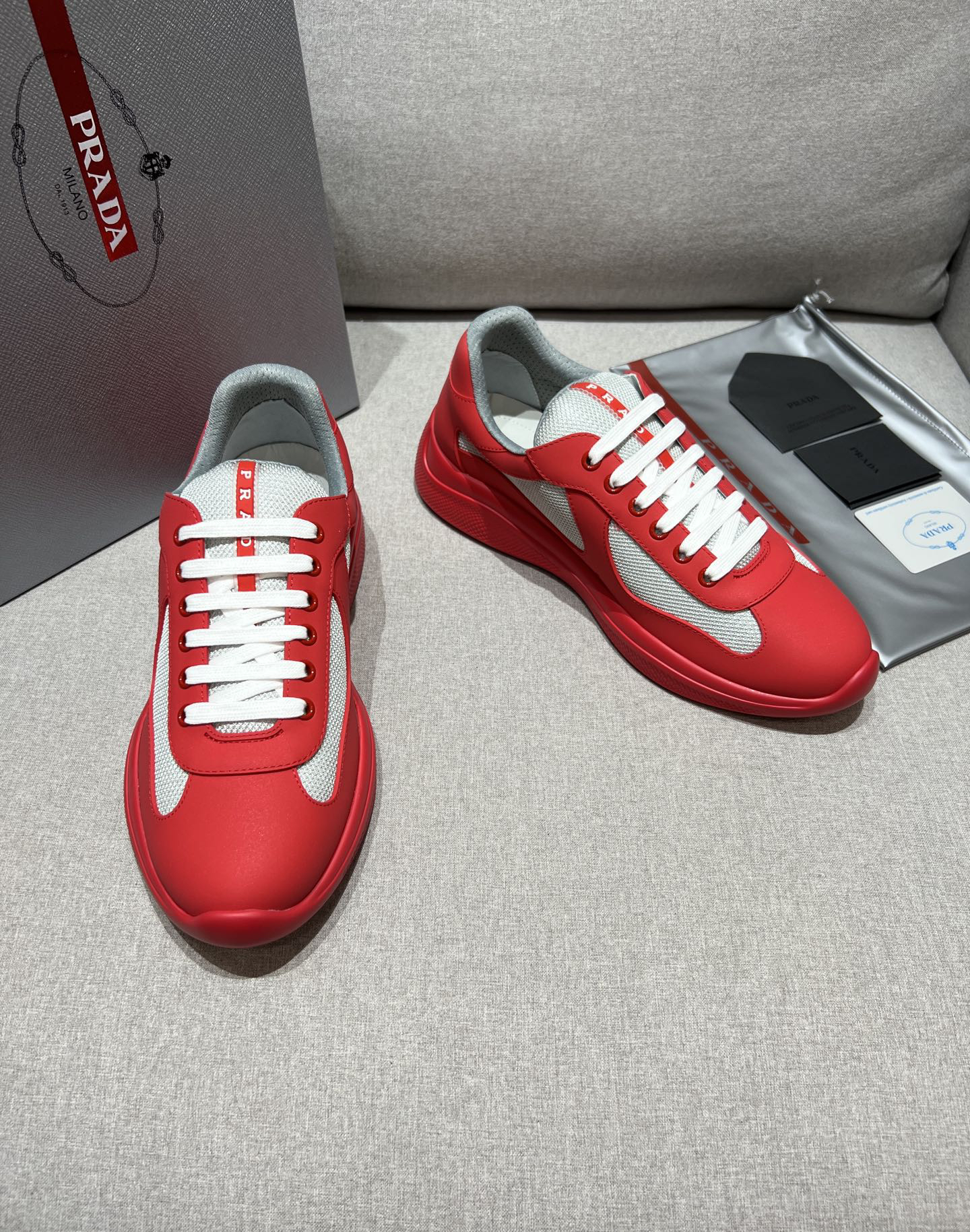 プラダ「Prada」プラダ アメリカスカップ スニーカー / ユニセックスレザースニーカー