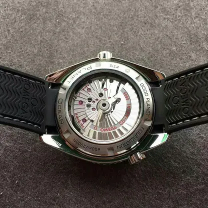 オメガ「Omega」シーマスター プラネットオーシャン 44mm メンズウォッチ
