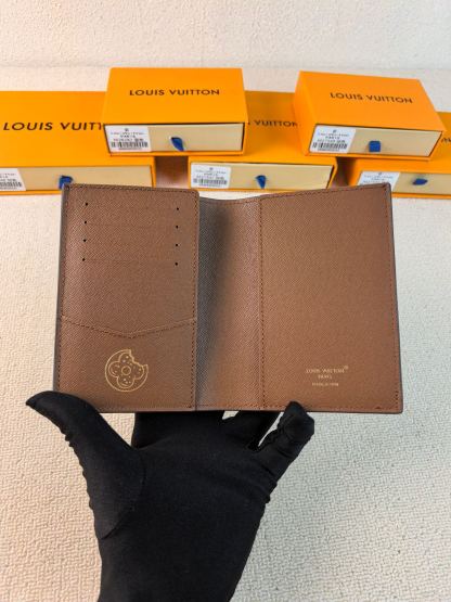 ルイ・ヴィトン「Louis Vuitton」ルイ・ヴィトン パスポートカバー Monogram Donuts M28281 / パスポートケース