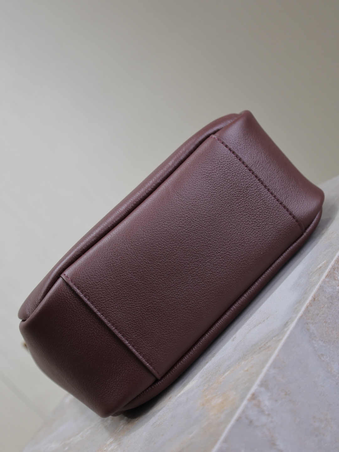 2026サンローラン「SAINT LAURENT LE 5 À 7 スモール ソフト ハンドバッグ