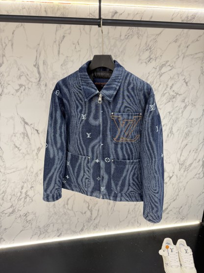 ルイ・ヴィトン「Louis Vuitton」秋冬コレクション ダウンジャケット