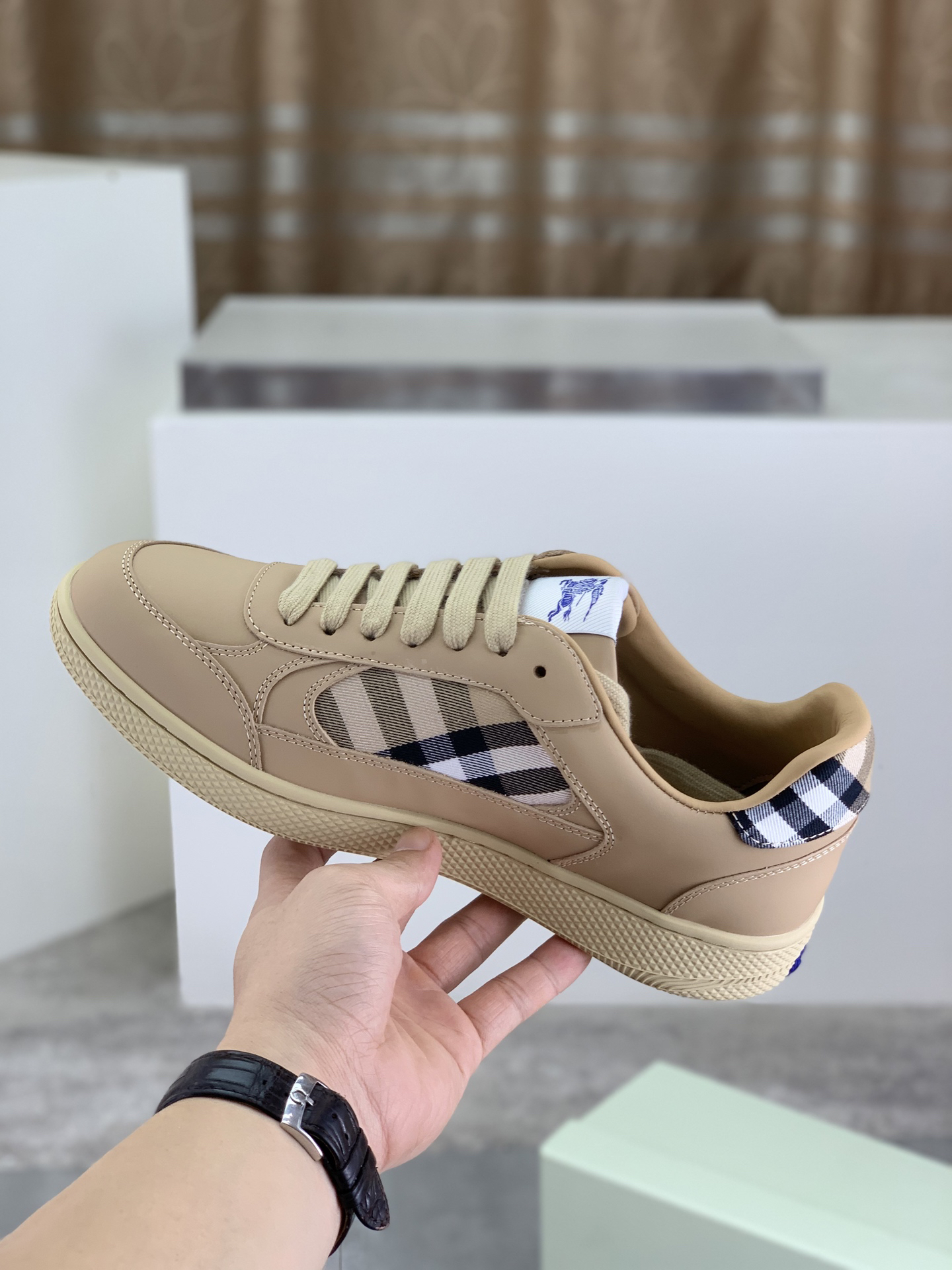 バーバリー「Burberry」バーバリー テラス スニーカー / レザースニーカー