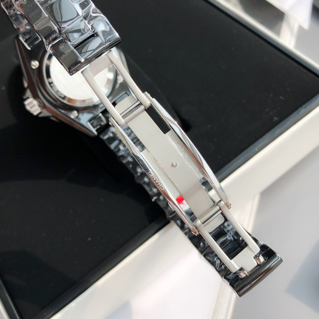 シャネル「Chanel」J12 キャリバー 33MM