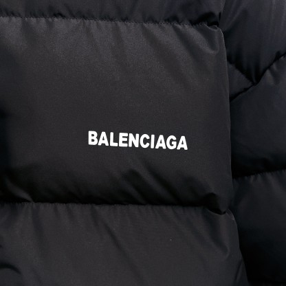 バレンシアガ「Balenciaga」‌ロックバックル刺繍デザイン 男女兼用ダウンジャケット