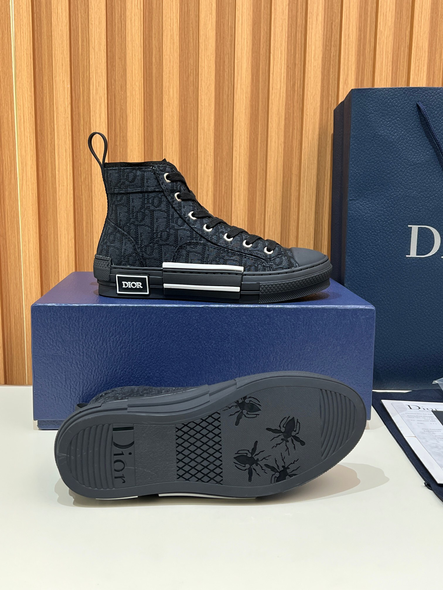 ディオール「Dior」ディオール B23 ローカットスニーカー / ユニセックススニーカー