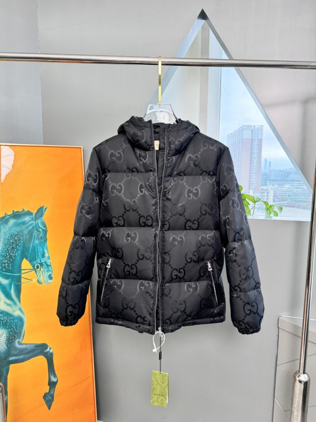 グッチ「Gucci」秋冬フード付きダウンジャケット