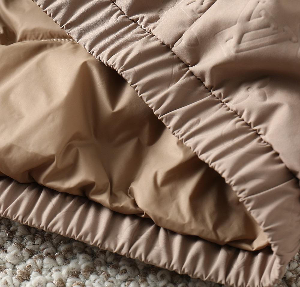 ルイ・ヴィトン「Louis Vuitton」秋冬コレクション ダウンジャケット