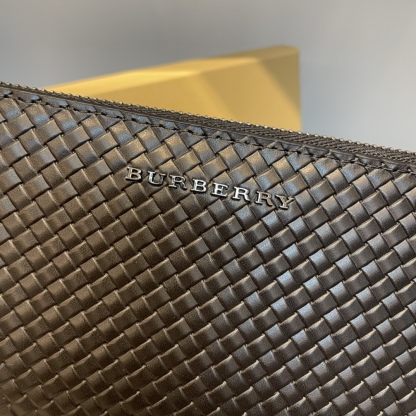 バーバリー「Burberry」メンズ シングルジップ スモール ウォレット