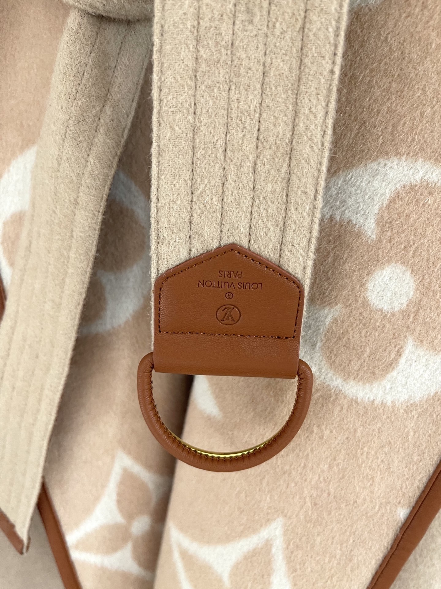 ルイ・ヴィトン「Louis Vuitton」秋冬 レディース ワップルフードロングコート