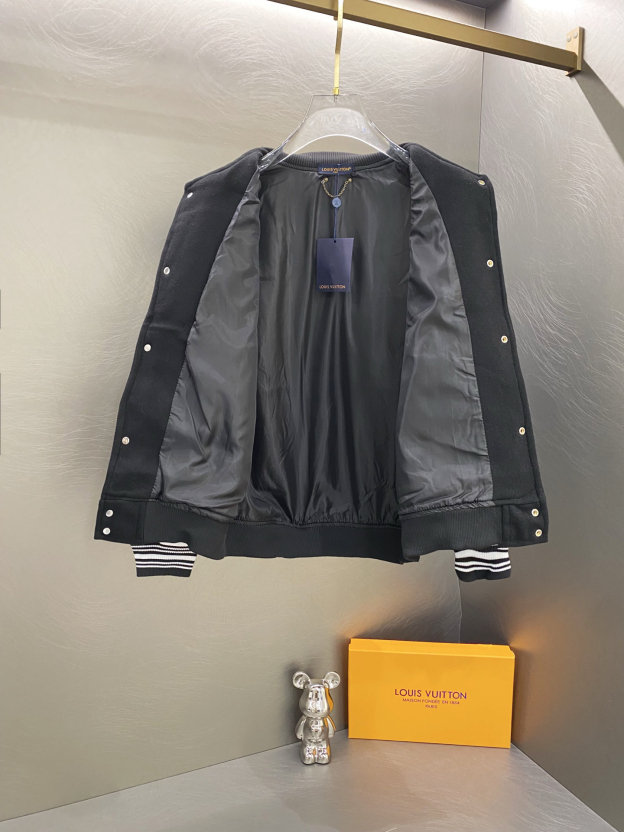 ルイ・ヴィトン「Louis Vuitton」モダンベースボールジャケット