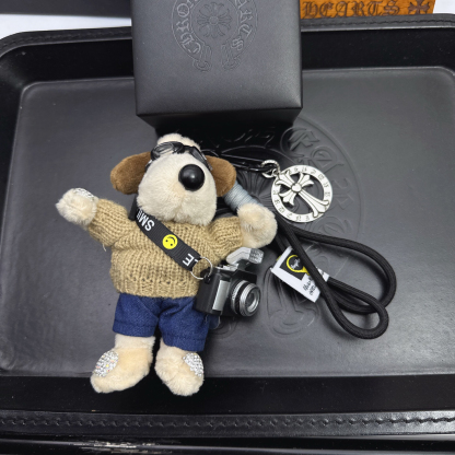 クロムハーツ「Chrome Hearts」バッグチャーム - すべてのトレンドバッグに合わせて、クールでキュートなスタイルを