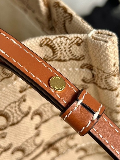 セリーヌ(Celine)スモール カバ タイス / トリオンフキャンバスプリント入りテキスタイル＆カーフスキン