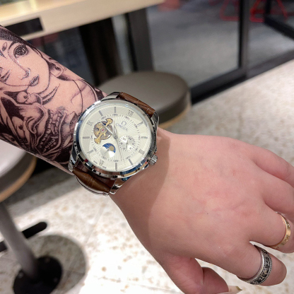 オメガ［Omega］インフライホイール パーペチュアルカレンダー メカニカルウォッチ40MM