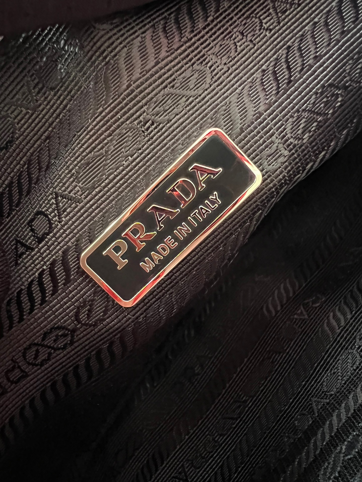 プラダ「Prada」Re-Edition 2000 タオル地 ホボ バッグ  ミニバッグ