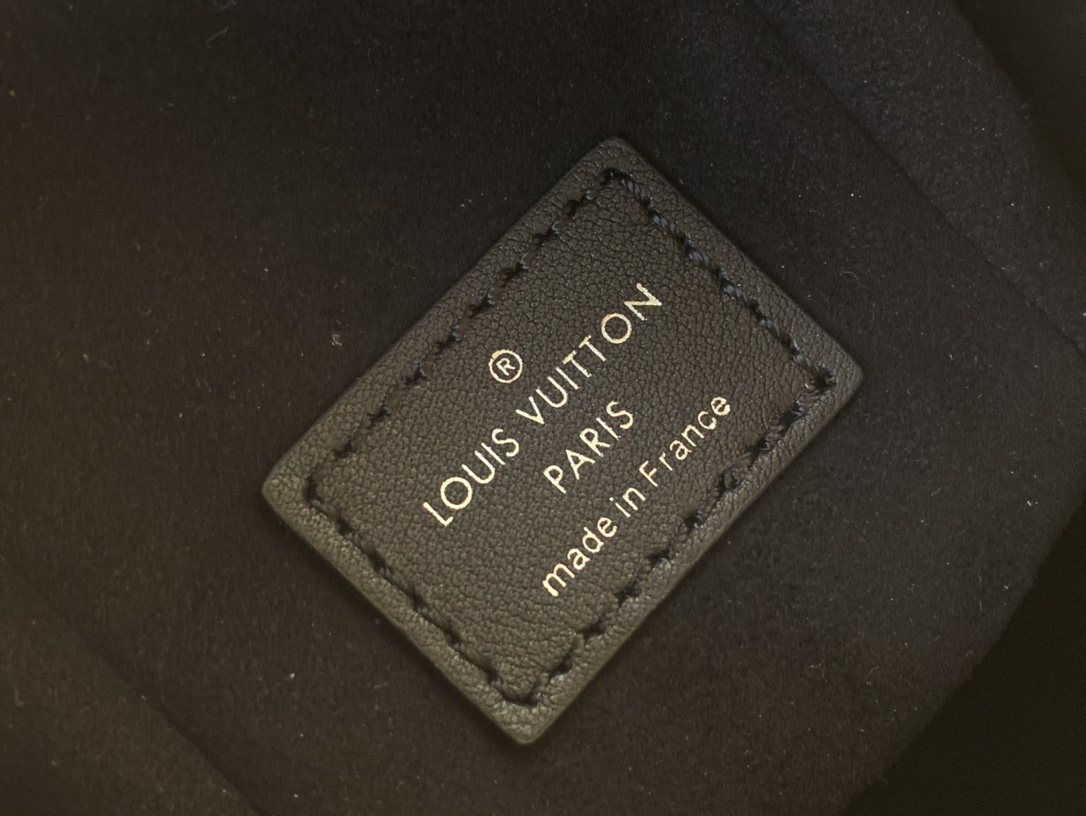 ルイ・ヴィトン「Louis Vuitton」Side Trunk、あなたのファッションを一気に引き上げる