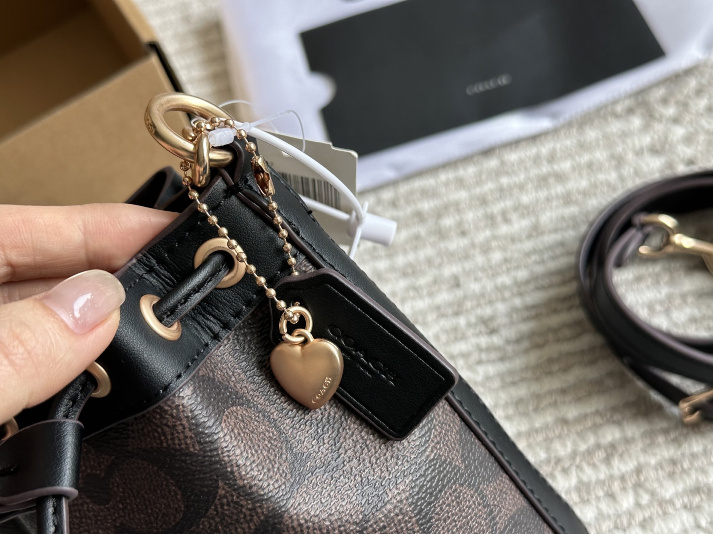 コーチ「Coach」Mini Dempsey バケットバッグ