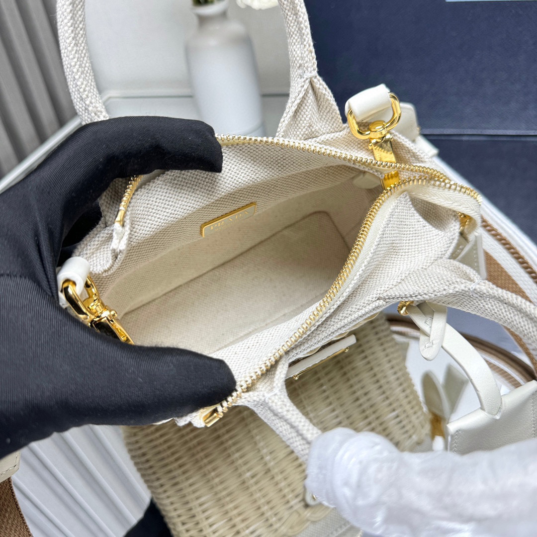 プラダ「Prada」2024春夏 ウィッカー&キャンバストートバッグ