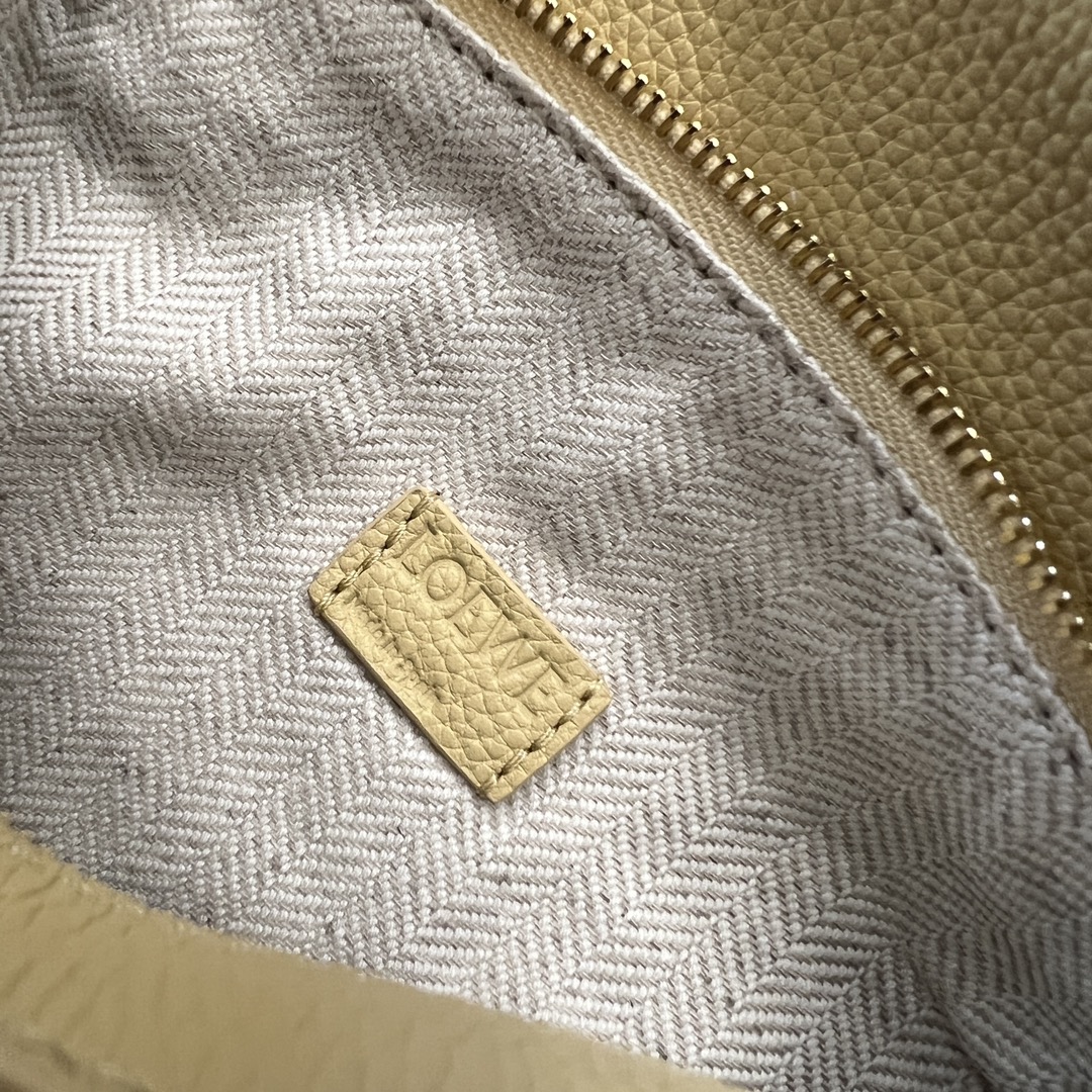 ロエベ「Loewe」ミニ ソフトグレインレザー Puzzle ハンドバッグ