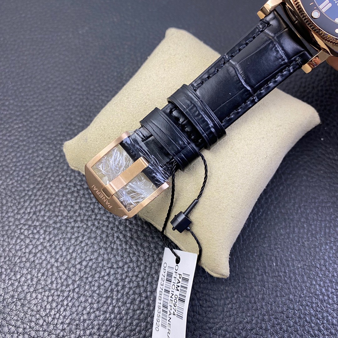 パネライ「Panerai」サブマーシブル 42MM腕時計