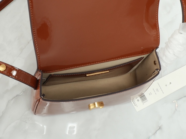 トリー バーチ「Tory Burch」フラップメッセンジャーバッグ ショルダーバッグ