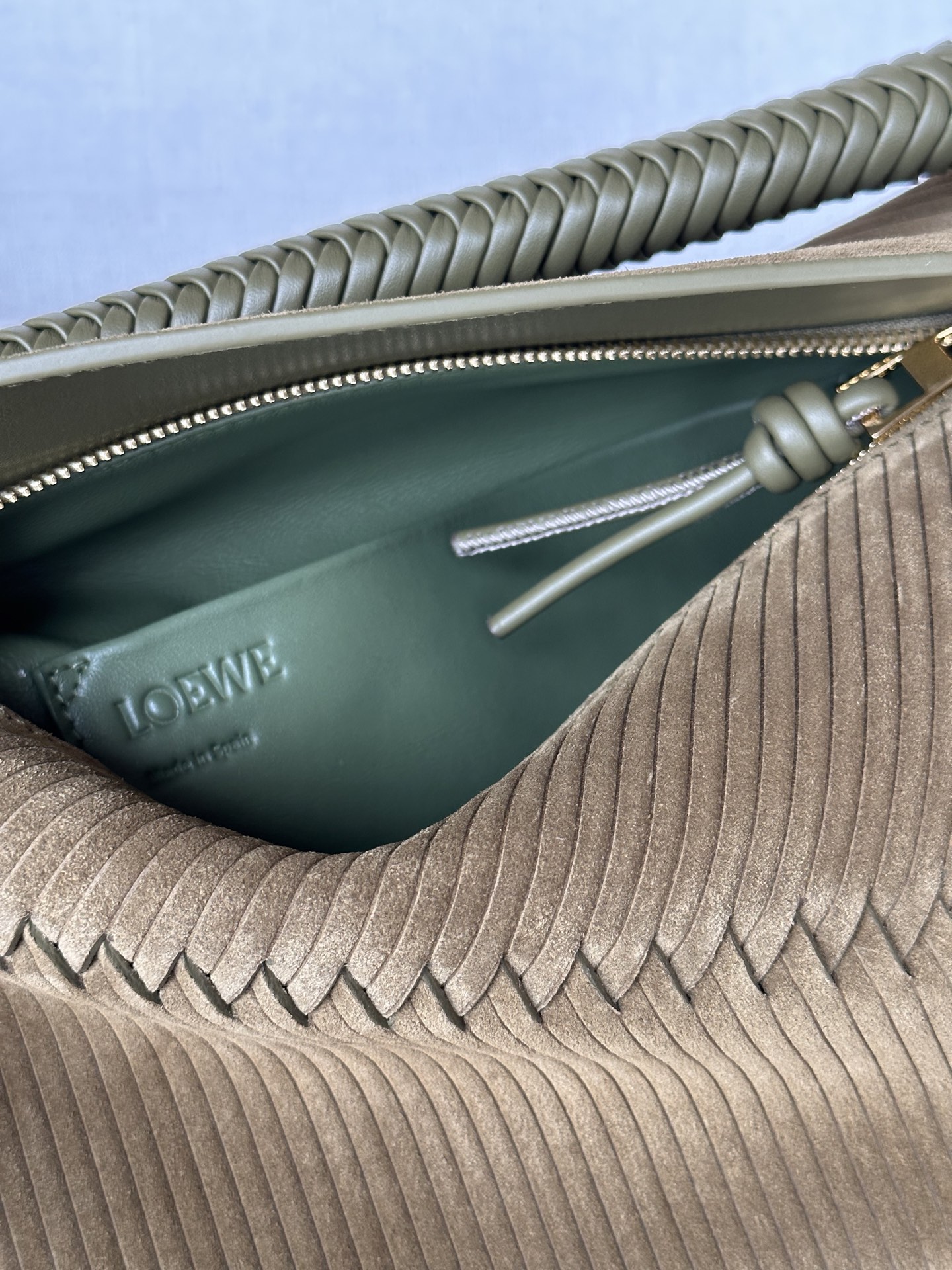 ロエベ「Loewe」秋冬 オリーブグリーン トランペット牛革 Puzzle ハンドバッグ