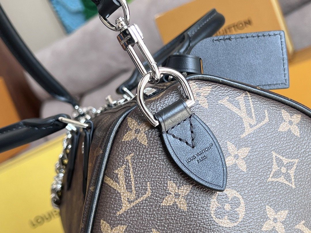 ルイ・ヴィトン「Louis Vuitton」男女ともに利用可能！Speedy Soft 30 のロゴモノグラムピローバッグ