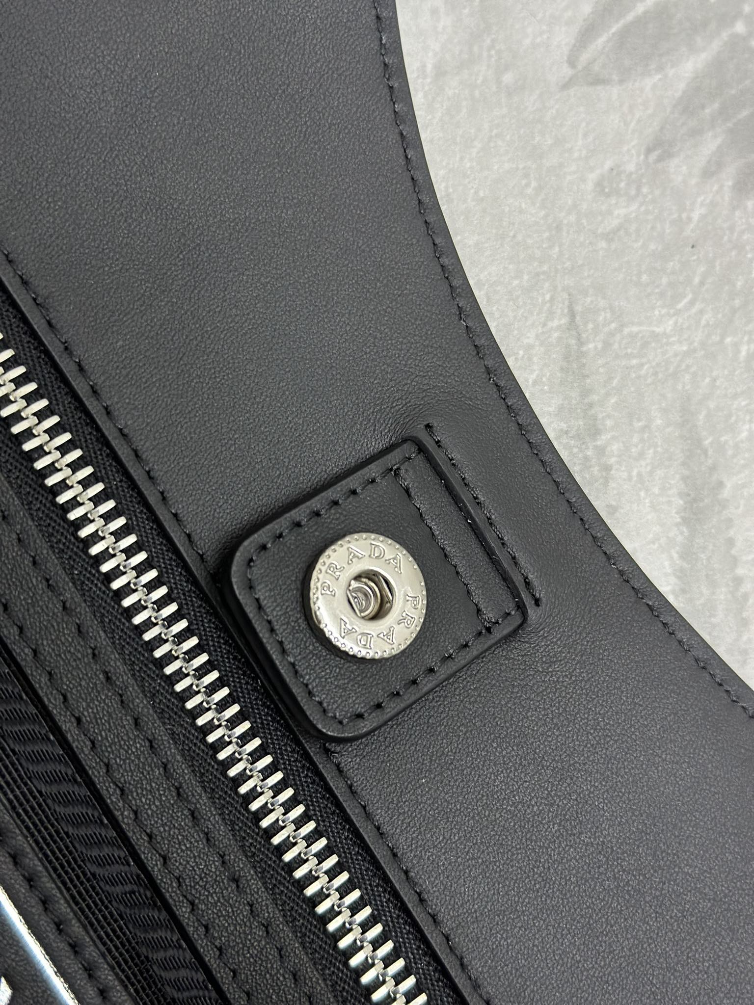 プラダ「Prada」ヴィンテージ ラージトートバッグ