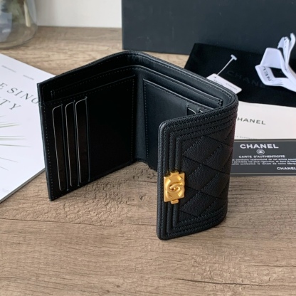 シャネル「Chanel」  Le Boy ショートウォレット