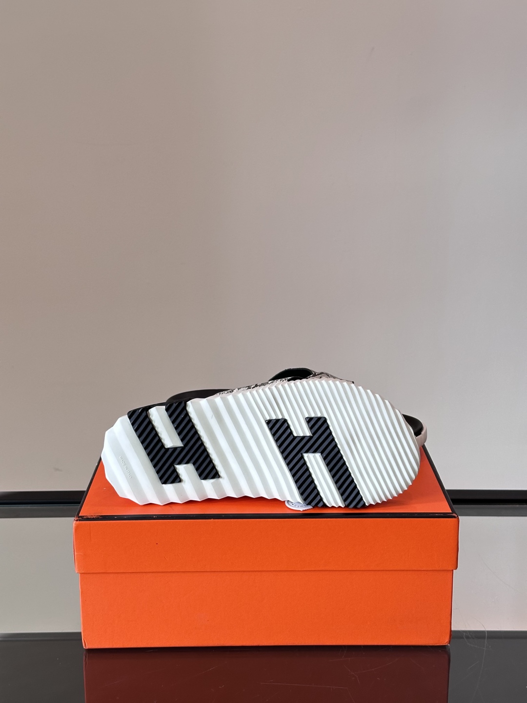 エルメス［Hermès］ モルド大底 メンズサンダル