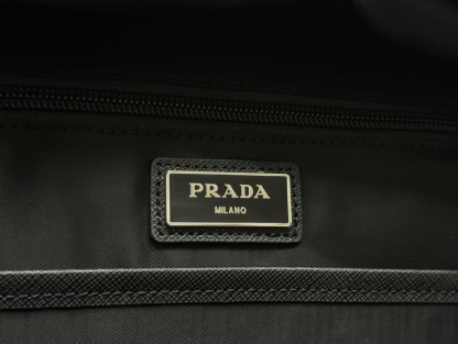 プラダ「Prada」 サフィアーノ＆ナイロン バックパック