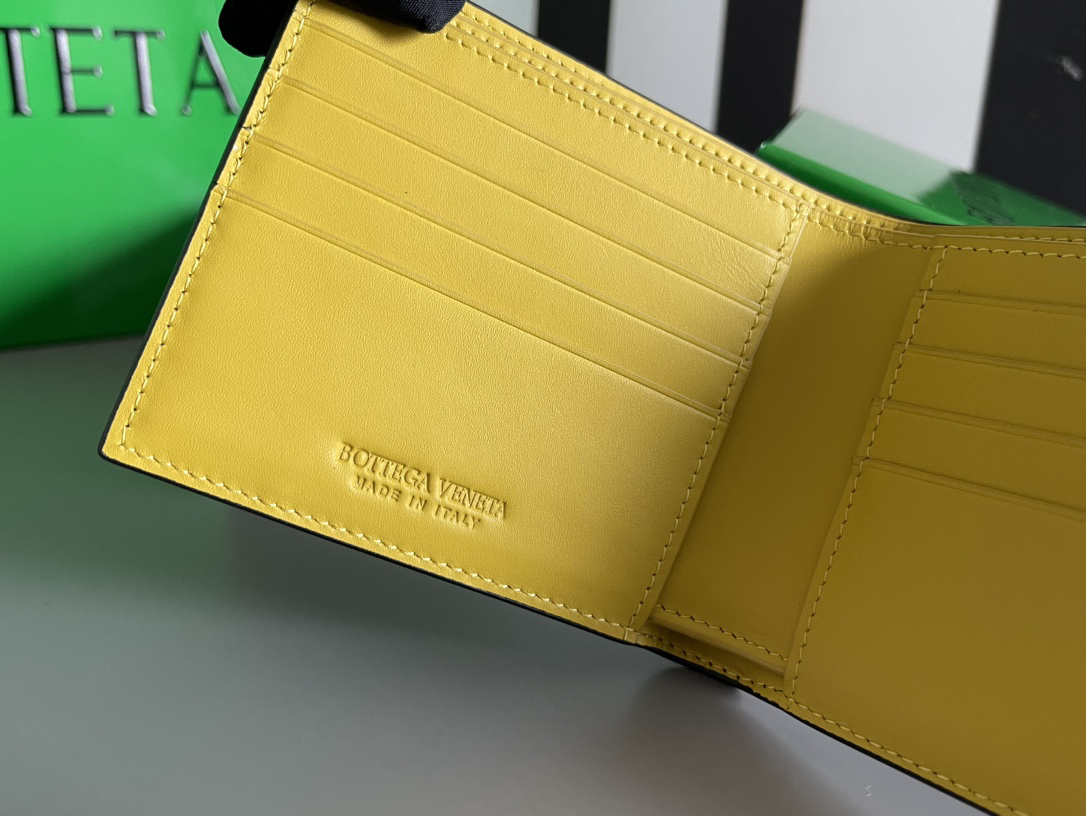 ボッテガ・ヴェネタ「Bottega Veneta」イントレチャート ミディアムコインケース