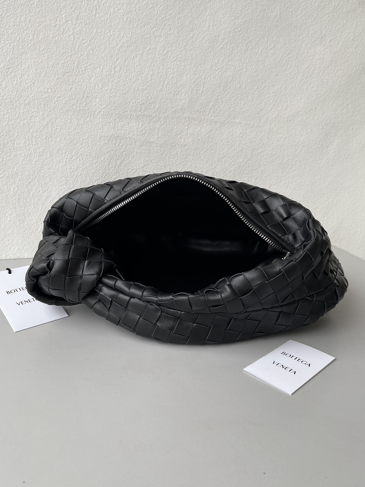 ボッテガ・ヴェネタ「Bottega Veneta」ジョディ ミディアム ショルダーバッグ