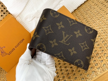 ルイ-ヴィトン(Louis Vuitton) ジッピーウォレット-ホリゾンタル - M80333