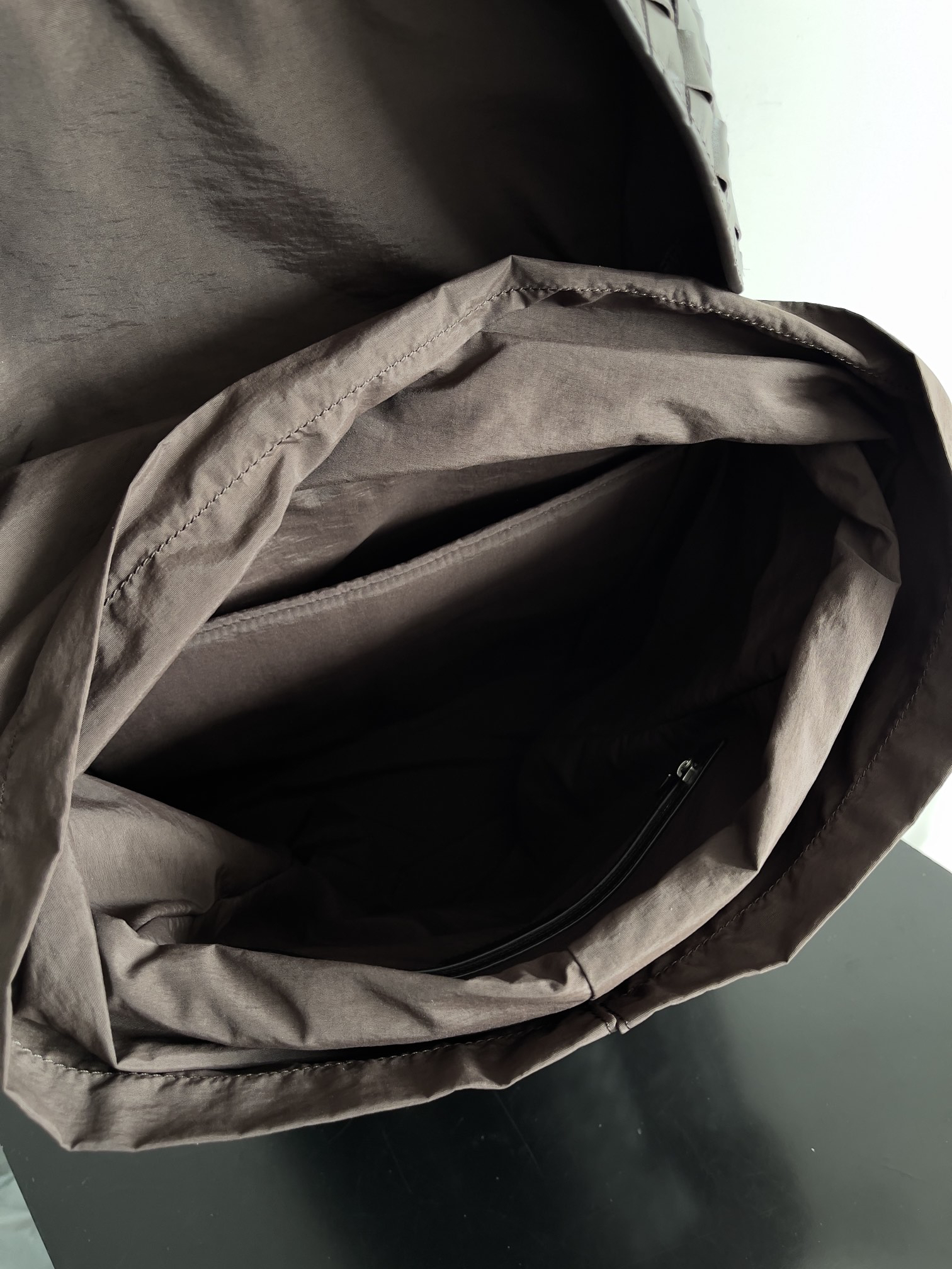 ボッテガ・ヴェネタ「Bottega Veneta」 イントレチャート メンズバックパック