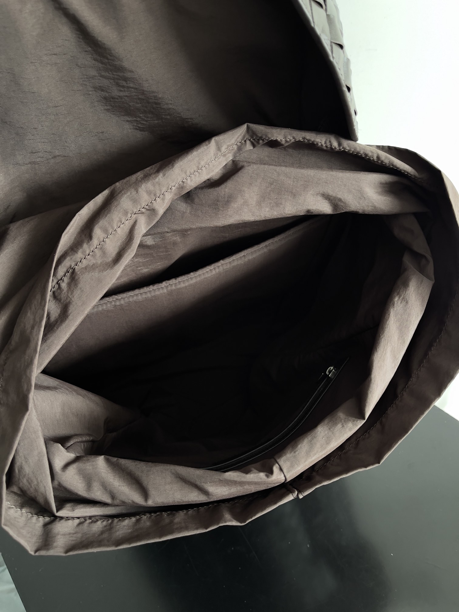 ボッテガ・ヴェネタ「Bottega Veneta」 イントレチャート メンズバックパック