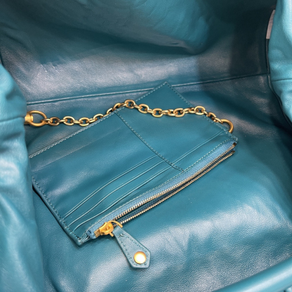 ボッテガ・ヴェネタ「Bottega Veneta」 パウチ ラージクラッチバッグ