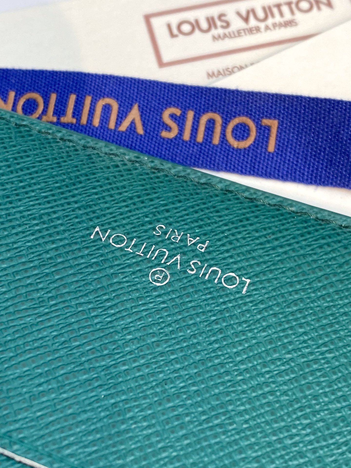 ルイ-ヴィトン(Louis Vuitton) マルチプル ウォレット - グリーン