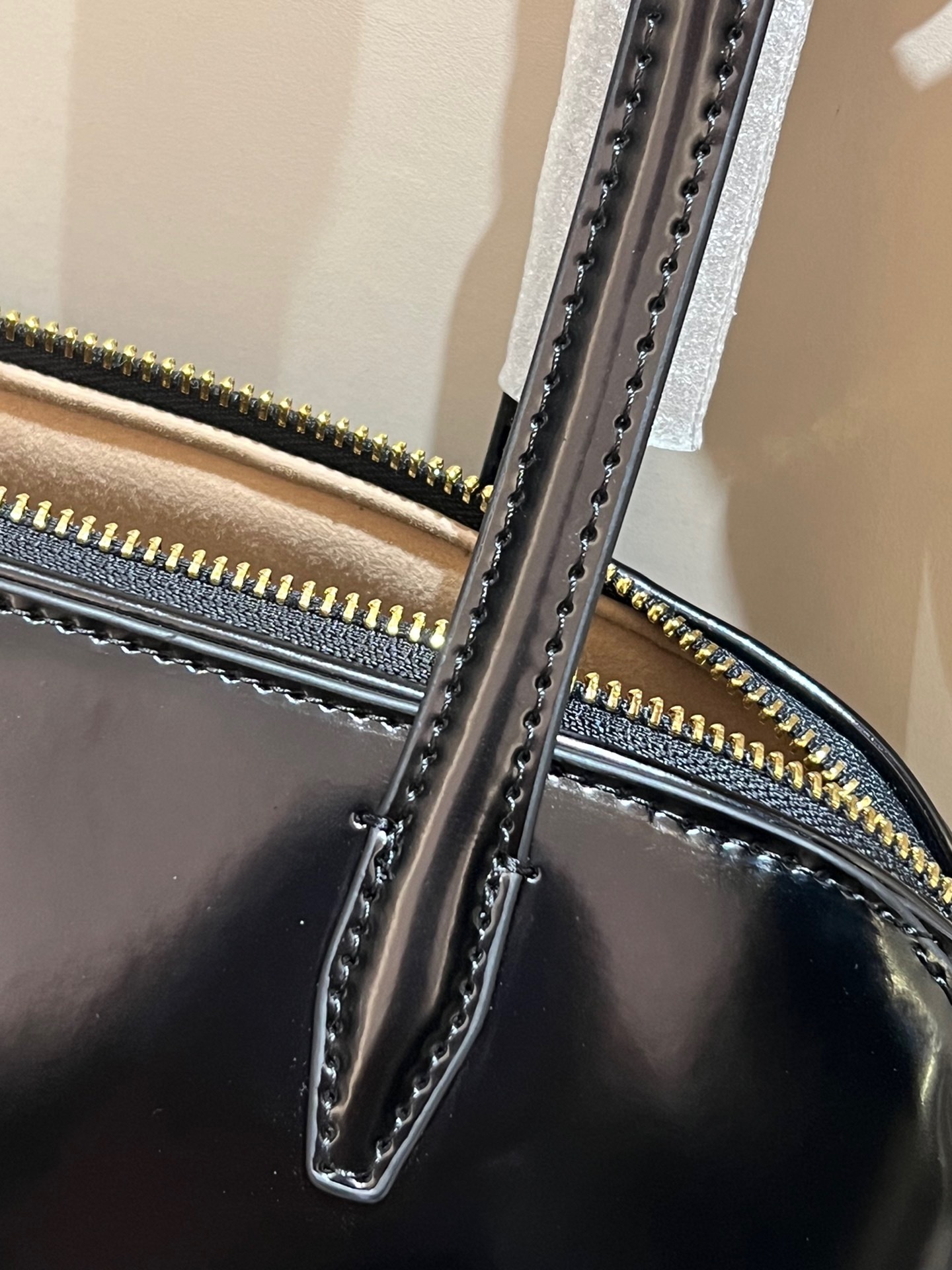 トリー バーチ「Tory Burch」ロビンソン スパッツォラート ウェッジ ラッカーレザー ロングハンドバッグ