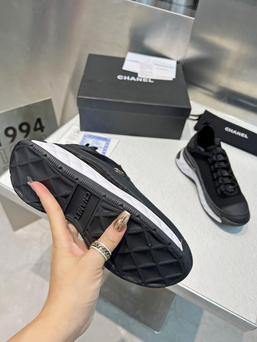 シャネル［Chanel］  19SS スエードエフェクト×メッシュ メタルロゴ スニーカー-ISETAN PRESTIGE CURATED