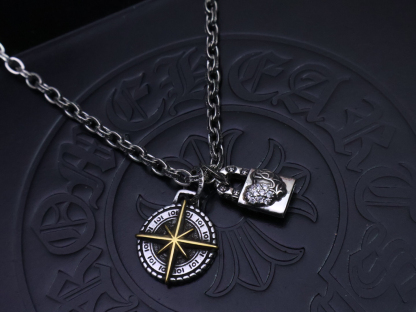クロムハーツ「Chrome Hearts」のクラシックネックレス - 日常に上品なアクセントを添えるユニセックスモデル