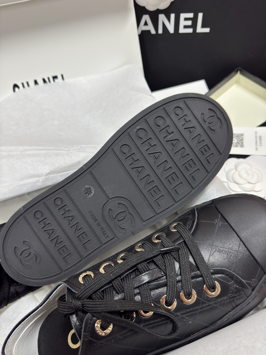シャネル［Chanel］25P ラムレザー ロウカット プレミアムスニーカー