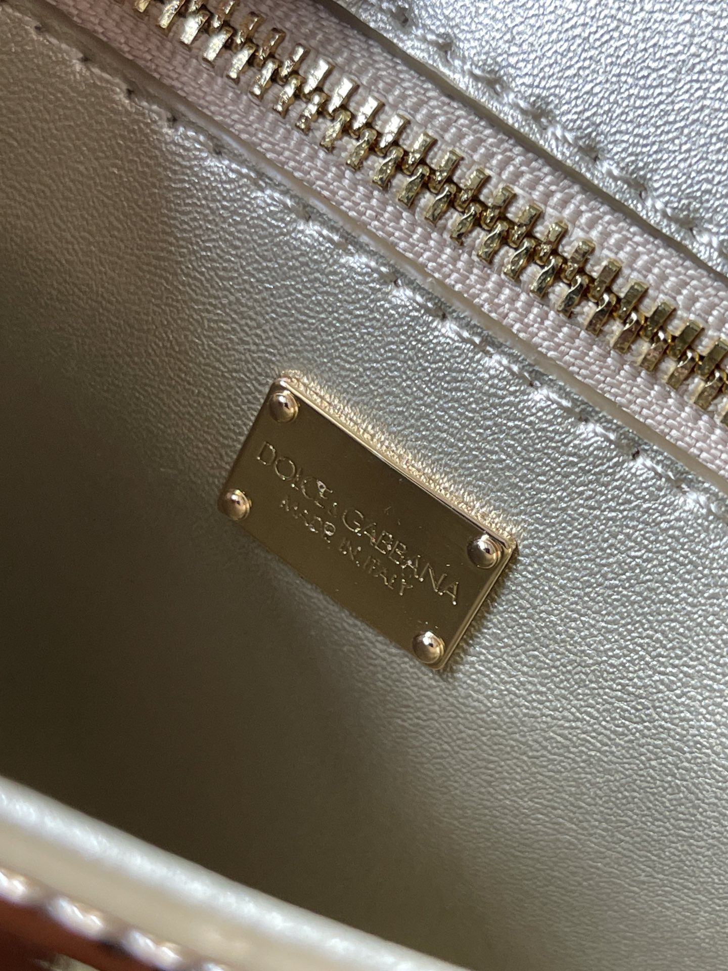 ドルチェ・アンド・ガッバーナ「D&G」レザー ショルダーバッグ