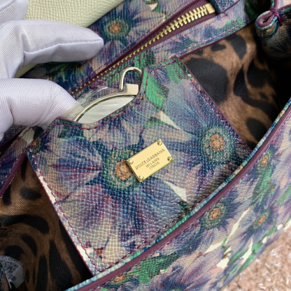 ドルチェ・アンド・ガッバーナ「D&G」 パープルフラワー プリント レザートップハンドルバッグ