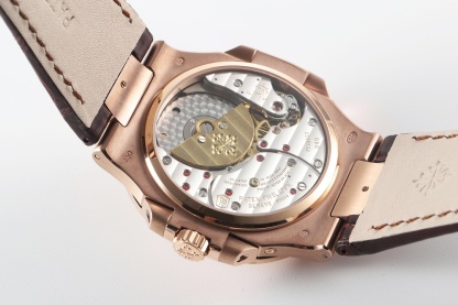 パテック フィリップ「Patek Philippe」ノーチラス 40MM