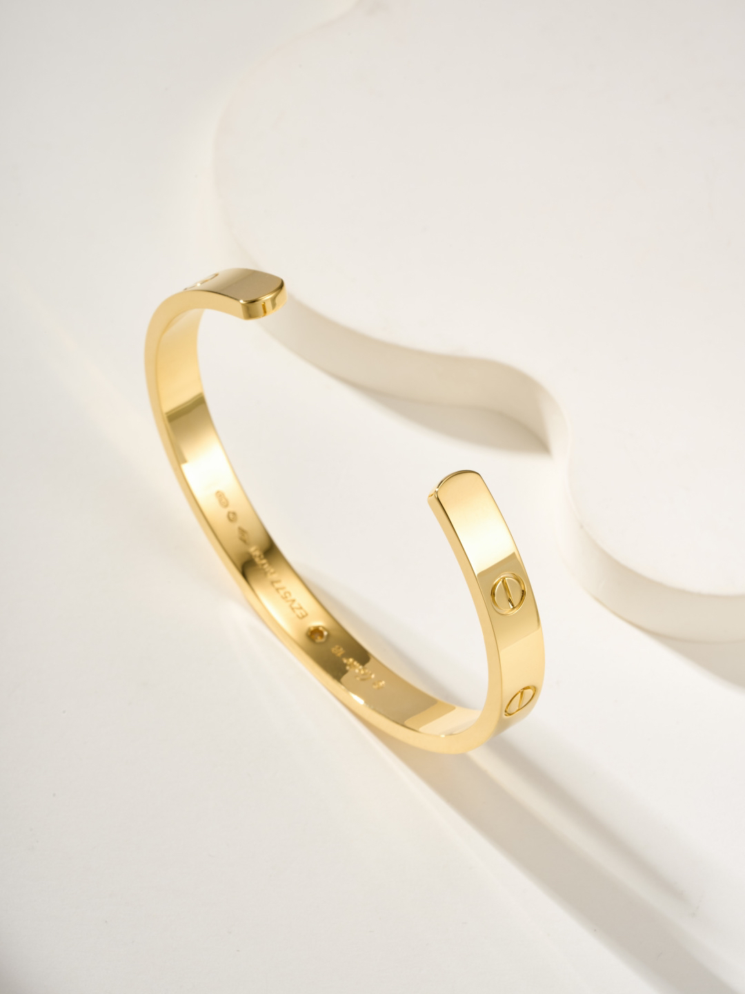 カルティエ「Cartier」ラブ オープンブレスレット