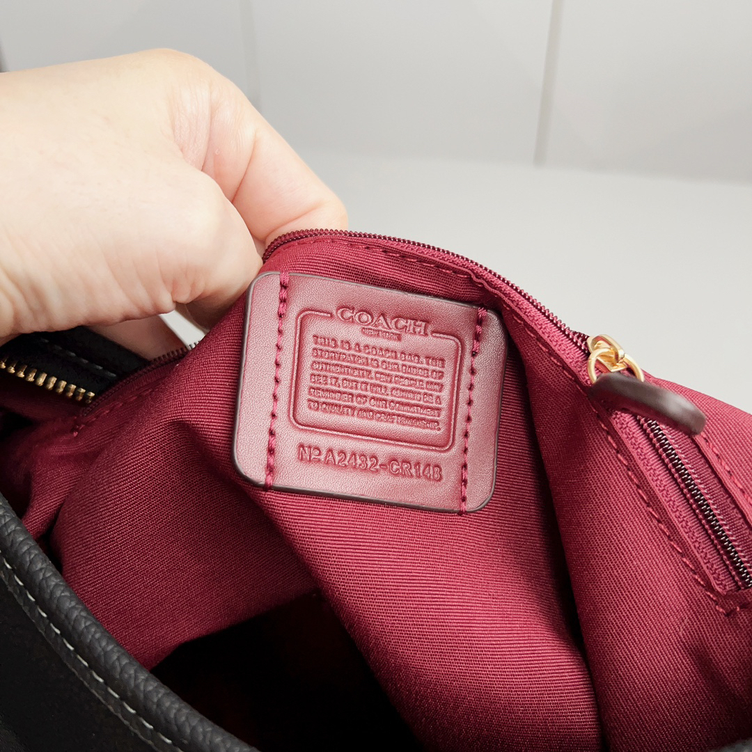 コーチ「Coach」 ニューコレクション Laurela アンダーアームバッグ